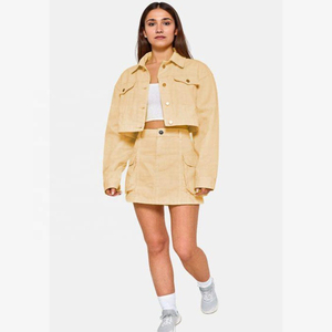 Ensemble haut court et jupe en jean de luxe, tenue décontractée streetwear, fabricant d'ensembles en jean pour femmes - Product Image 1