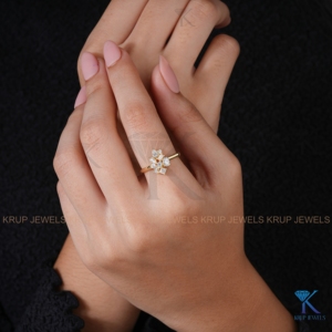 Bague de fiançailles en or massif avec diamants de laboratoire en grappe fantaisie, bijoux fins vintage multi-formes pour mariée, cadeau personnalisé pour anniversaire ou fête - Product Image 4