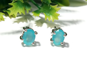 KGN SILVER JEWELLERY HOUSE ต่างหูแบบติดหูประดับพลอยอควาแคลซิโดนีธรรมชาติ เงินแท้ 925 พลอยสีน้ำเงิน เครื่องประดับแฮนด์เมดสไตล์มินิมอล - Product Image 1