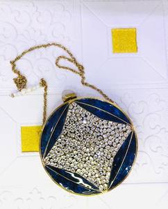 Pochette de soirée pour femme Fusion Republik Square Stone MOP avec fermeture magnétique, bandoulière chaîne et doublure en polyester - Product Image 1