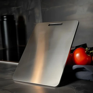 Planche à découper ronde en acier inoxydable, antidérapante, passe au lave-vaisselle, pour la cuisine, la découpe des légumes, la préparation des aliments - Product Image 3