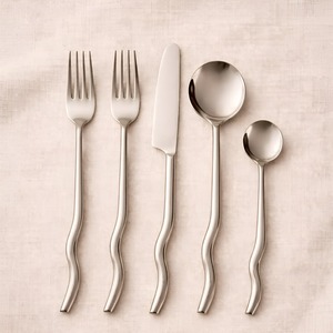 Ensemble de couverts en acier inoxydable hautement plaqué argent avec finition miroir argentée pour des dîners de luxe et des présentations de table - Product Image 3