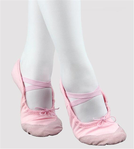 Nouvelles chaussures de ballet en satin doux pour femmes, doublure en coton confortable, semelle fendue, talon plat, pour la scène, la danse et les cours. - Product Image 5