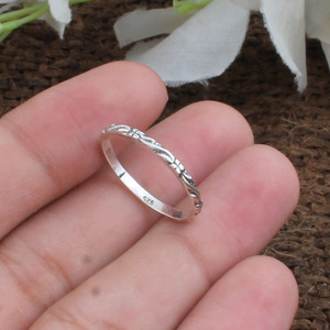 Bague en argent sterling 925 perlée, minimaliste, à points, sertie clos, pour femme, idéale pour mariage et fête, bijoux fins, vente en gros - Product Image 1