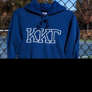 Sweat-shirts personnalisés avec lettres grecques pour la sororité Sigma |   Vêtements en coton doux imprimé et brodé Gamma Tackle Twill pour les étudiantes - Product Image 6