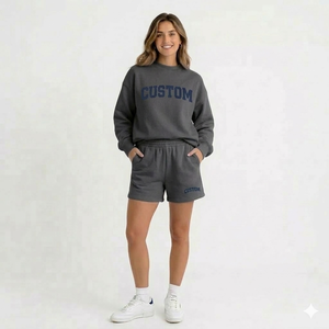 ชุดเสื้อคอเต่าและกางเกงขาสั้นสำหรับผู้หญิง ดีไซน์เรียบง่ายแต่ทันสมัย เหมาะสำหรับฤดูหนาว ให้ลุคที่โดดเด่นและทันสมัย - Product Image 1