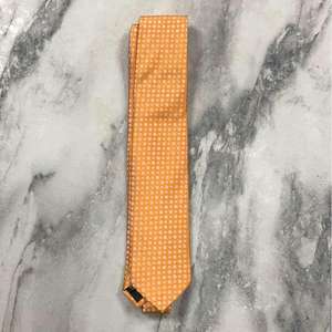 Corbata de seda con puntos en color naranja de la marca Tie Benon - Product Image 3