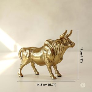 Figura de Toro Metálica con Acabado Dorado, Adorno para Escritorio de Oficina - Product Image 4