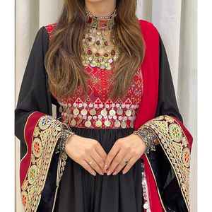 ชุดเดรสผ้ากำมะหยี่สีน้ำเงินสวยงาม ดีไซน์ประดับทอง สวยงามแบบดั้งเดิม  ขั้นต่ำในการสั่งซื้อน้อย  ผู้ผลิตจากโรงงานโดยตรง - Product Image 4