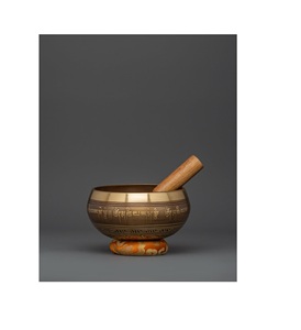 Bol chantant en laiton luxueux avec finition traditionnelle pour les rituels spirituels, la décoration des studios de yoga - Product Image 2