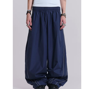 Pantalon de jogging cargo ample pour homme, multipoches, en molleton, style streetwear oversize, en coton, personnalisable - Product Image 4