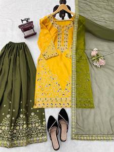 Nuevo Conjunto de Diseño con Bordado Intrincado en Crepé Natural, Reversible y Elástico, con Top, Pantalón y Dupatta hasta la Rodilla, Ideal para Fiestas - Product Image 5