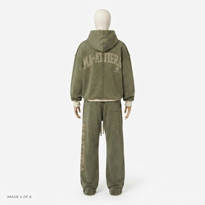 Conjunto de Sudadera con Capucha Oversize Verde Oliva y Pantalones Jogger de Pierna Ancha con Detalles de Pedrería, de Algodón Afelpado, Estilo Urbano, Venta al por Mayor OEM - Product Image 3