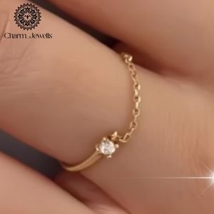 Bague de fiançailles en argent plaqué or avec moissanite taille coussin et sertissage à griffes, bijoux minimalistes pour femme Charm Jewells - Product Image 5