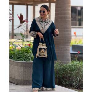 Conjunto de Top y Pantalón de Satén Elegante de Cintura Alta para Fiestas con Diseño de Bordado y Lentejuelas - Product Image 2