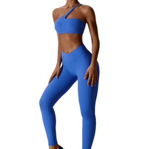Ensemble de yoga pour femme grande taille, personnalisé avec logo, soutien-gorge de sport asymétrique et leggings taille mi-haute sans couture pour la gym et le fitness - Product Image 3