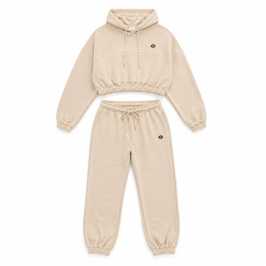 Ensemble de survêtement décontracté uni pour femme, comprenant un sweat à capuche court à cordon de serrage et un pantalon de survêtement, avec bordures côtelées, logo personnalisé, OEM, pull-over uni - Product Image 4
