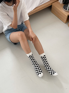 Calcetines a Cuadros de Moda Coreana para Mujer, Hechos de Algodón Peinado - Product Image 3