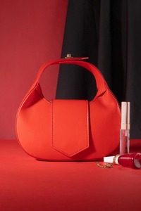 Sac de soirée en cuir pour femme, le plus vendu, avec fermeture légère, idéal pour les mariages et les occasions spéciales, disponible à la vente - Product Image 5