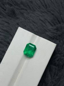 Pierre précieuse émeraude naturelle, taille émeraude, verte, 4,45 carats, pierre non montée pour la fabrication de bijoux - Product Image 1