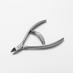 Vente en gros de pinces à cuticules en acier inoxydable, lame tranchante, éliminateur de peaux mortes, outils de manucure et pédicure personnalisés pour salon de beauté - Product Image 4
