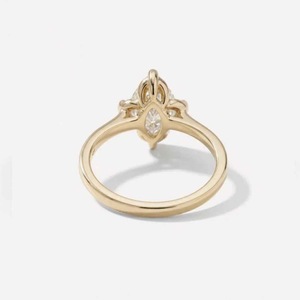 Bague de fiançailles classique en or jaune 18 carats pour femme, diamant de laboratoire taille princesse 1,00 carat, certifié IGI, bijou à porter au quotidien - Product Image 2