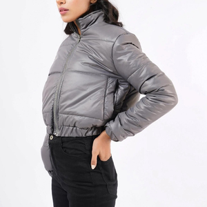 Chaqueta Acolchada Gris para Mujer, Cuello Alto, Manga Larga, Cálida para Invierno, Corta, Forro de Nailon con Piel de Oveja Genuina, Color Sólido - Product Image 2