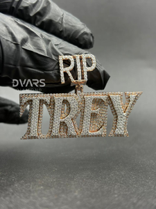 จี้ห้อยคอแบบฮิปฮอป "RIP TREY" ประดับเพชรโมอิสซาไนต์ VVS สไตล์แร็ปเปอร์ จี้ห้อยคอแบบสั่งทำพิเศษสำหรับผู้ชาย - Product Image 3