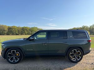 Auto Usado en Excelentes Condiciones, RivianS R1S Launch Edition 2023, SUV Usado, Listo para Enviar - Product Image 4