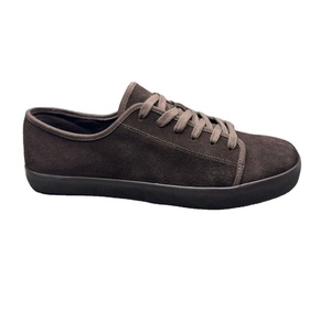 Chaussures vulcanisées pour hommes de haute qualité fabriquées au Vietnam, dessus en cuir fendu, semelle intermédiaire en PU, semelle extérieure en caoutchouc, légères et tendance. - Product Image 4