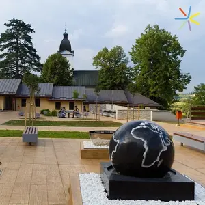 Fabrik besitzer Natürlicher schwarzer Granit Marmor Steingarten Großer schwimmender rotierender drehender Rolling Ball Wasserspiel brunnen