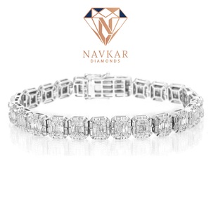 Bracelet VVS Iced Out Fashion avec diamants, bijoux en acier inoxydable de luxe pour femmes, à porter au quotidien - Product Image 1