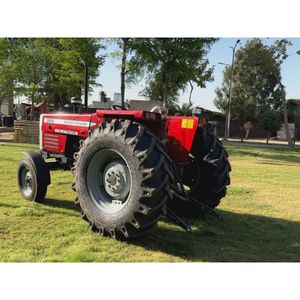 Tracteur Massey Ferguson robuste MF 385 2WD 85 HP avec accessoire de charrue à disque pour une utilisation tout terrain - Product Image 1