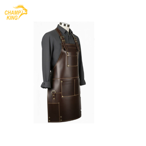 Tablier en cuir avec bretelles croisées au dos et doubles poches pour uniforme de personnel de restaurant et de bar - Product Image 2
