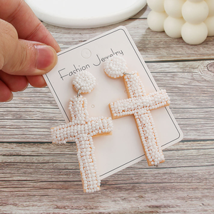 ต่างหูจี้รูปกางเขนสไตล์โบฮีเมียน น้ำหนักเบา ทำมือสำหรับผู้หญิง ประดับลูกปัดเรียบง่าย คลาสสิก แฟชั่นทันสมัย จาก MULTI CRAFT - Product Image 5