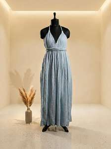 Vestido maxi de muselina de algodón azul cielo, elegancia veraniega sin esfuerzo y artesanía artesanal, cuello halter, sin mangas, vestido largo. - Product Image 3