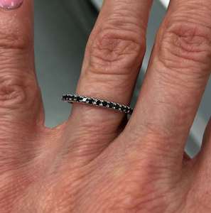 Diamants noirs cultivés en laboratoire 100 % authentiques, taille brillant rond, en vente. Prix par carat des diamants noirs en provenance d'Inde, prix de gros. - Product Image 3