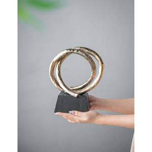 Objets décoratifs en métal moulé à la main, sculptures artisanales pour les environnements artistiques à la maison et au bureau - Product Image 6