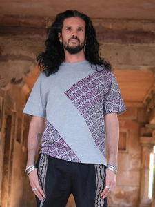 T-shirt en coton pour homme fait main avec un motif traditionnel imprimé au bloc, qualité supérieure, gris, col rond, manches courtes, style décontracté - Product Image 1