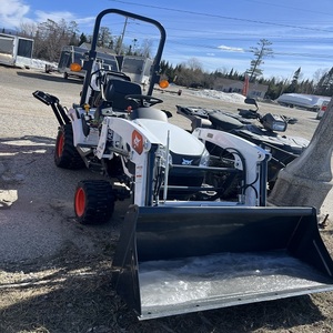 Experimente un funcionamiento fluido con el tractor compacto Bobcat 1025, diseñado para una manipulación precisa y un rendimiento de trabajo potente. - Product Image 6