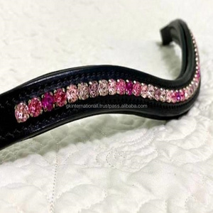 Cristales brillantes personalizados Cadena de diamante Incrustaciones Canal vacío Banda de ceja de caballo acolchada de cuero de lujo en tamaños de mazorca completa - Product Image 4