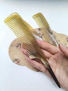 Peine Desenredante de Dientes Anchos Hecho a Mano con Cuerno de Búfalo Natural, Ecológico, Antiestático, Herramienta de Aseo Unisex, Regalo Premium - Product Image 5