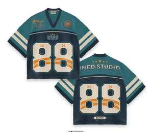 Maillot de football américain professionnel personnalisé à manches courtes, style streetwear tendance, avec logo imprimé, coupe courte et ample en maille - Product Image 5