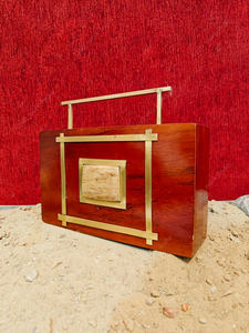 Pochette de soirée de luxe en bois avec cadre en laiton et poignée supérieure, sac rigide de créateur pour mariage et événements - Product Image 4