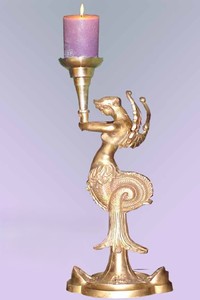 Elegante Candelabro de Latón con Forma de Sirena, Decoración Duradera para el Hogar - Product Image 3