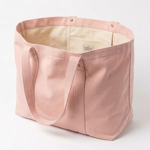 Bolsa de Mano Acolchada de Nailon Ecológica al por Mayor, Ligera, con Cierre de Cremallera, para Gimnasio, Compras, Playa, con Bordado y Logotipo Personalizado en Color - Product Image 3