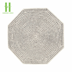 Tendance du moment : Assiette de présentation murale bohème en bambou écologique, motif floral, 35 cm de diamètre, faite à la main au Vietnam - Product Image 5