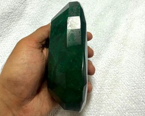 Lote al por mayor de 5000 quilates de beryl verde natural, corte esmeralda ovalado, facetado, cabujón, piedra preciosa suelta para fabricación de joyas - Product Image 3