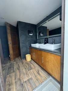Remolque VIP con Dos Cabinas y Baño - Product Image 2