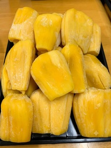 Mango Congelado en Trozos, Estilo Bloque IQF, Empaque a Granel para Almacenamiento Congelado - Product Image 1